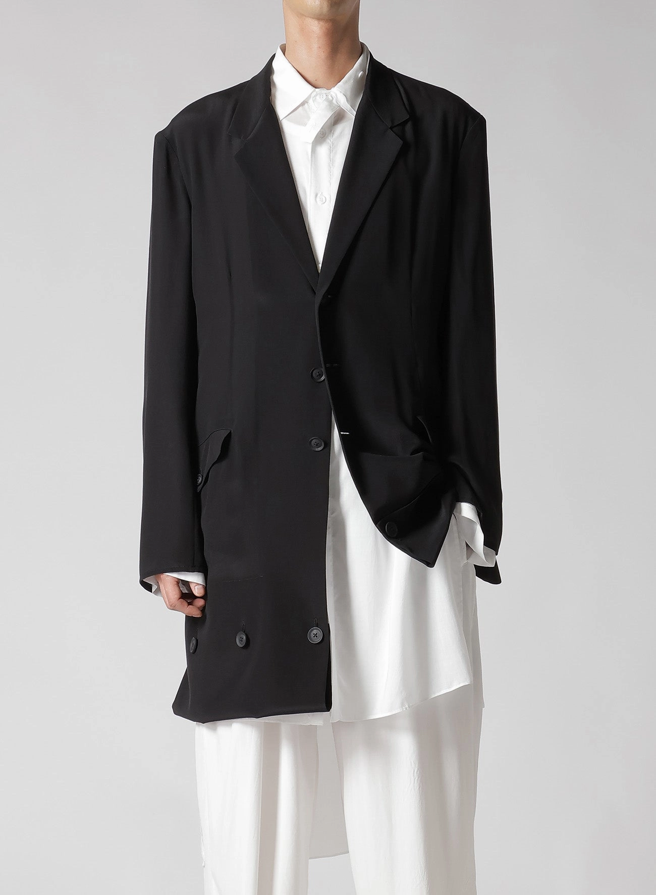 12M SILK DECINE HEM BUTTON DETAIL JACKET Flexible Layer