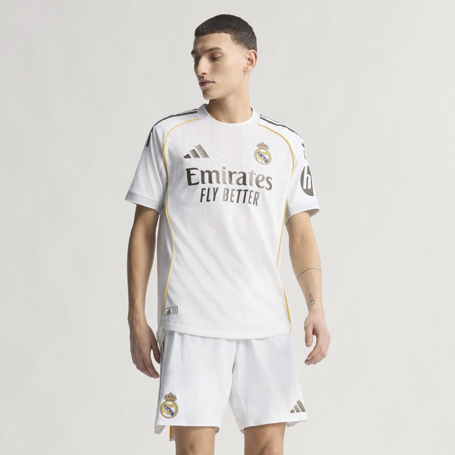 Seam Free Shoulders 25/26 Real Madrid Authentic Home Jersey -Mens
