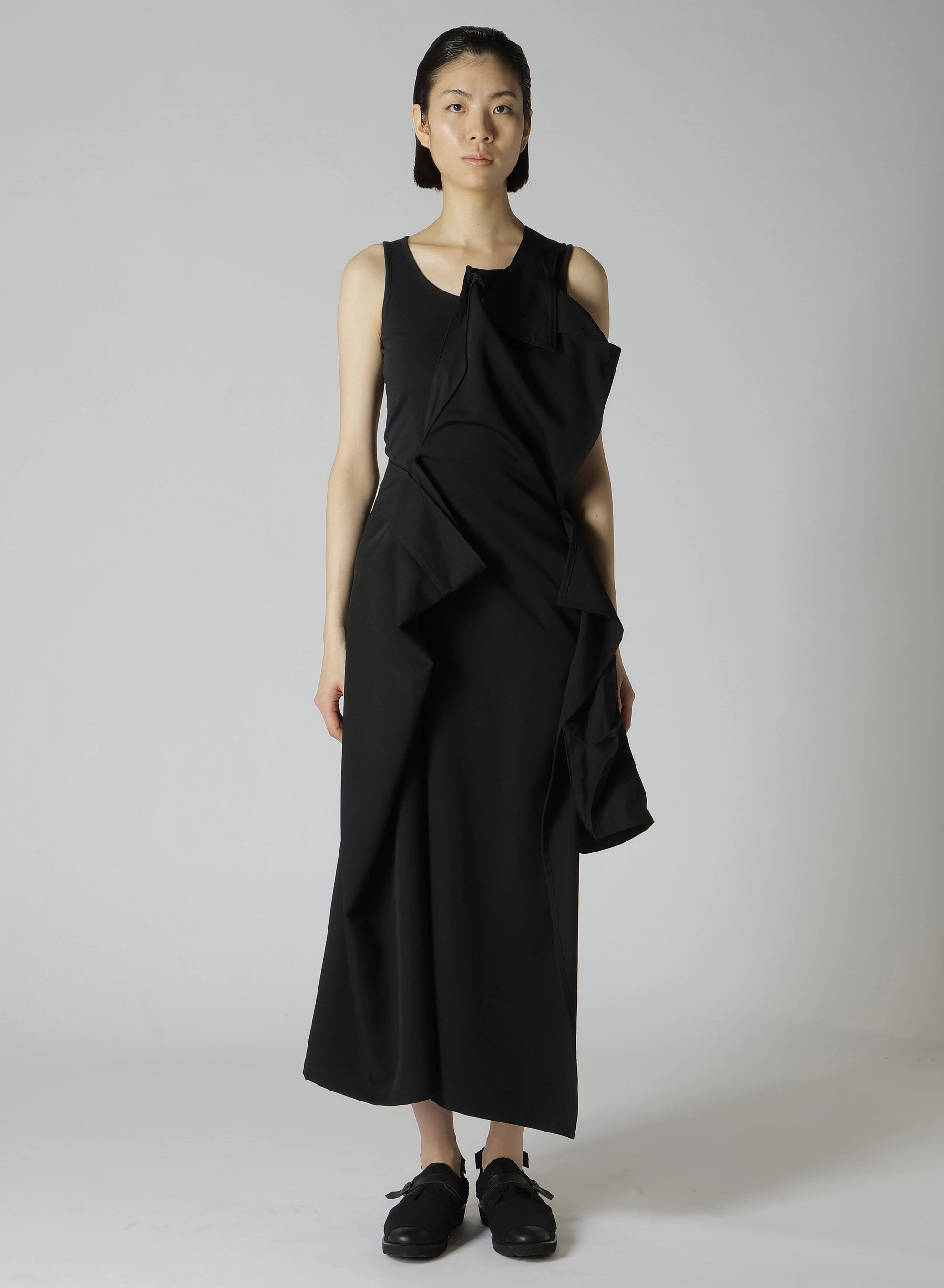 <100/1> <007/1> BOX DETAIL SUSPENDER SKIRT Refined touch