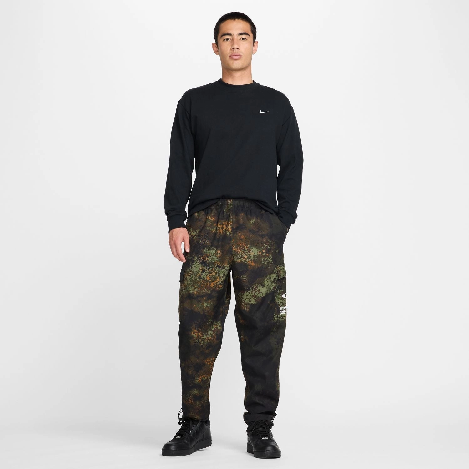 Decorative stitching Bonded Seam Technology Air Play Woven AOP Pant - Mens