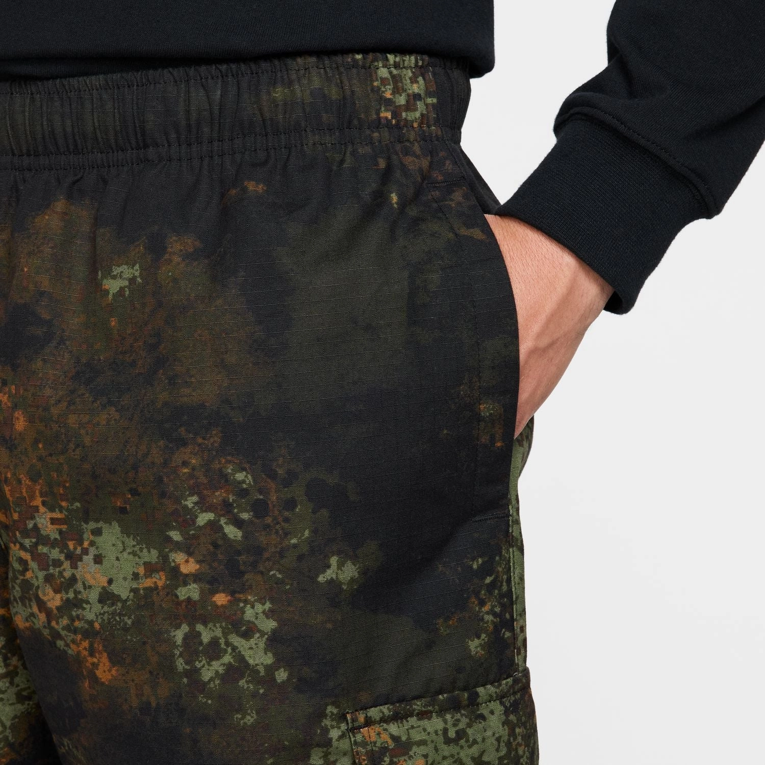 Air Play Woven AOP Pant - Mens Flowy legs Comfortable Look Wear