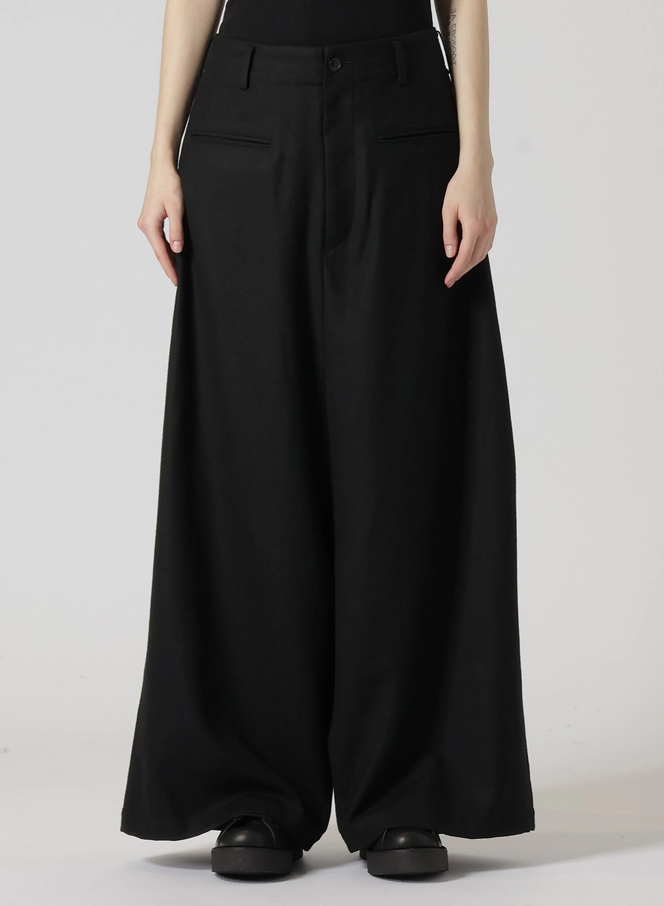 Street Ready SAXONY R-BACKSIDE FLARE WIDE PANTS