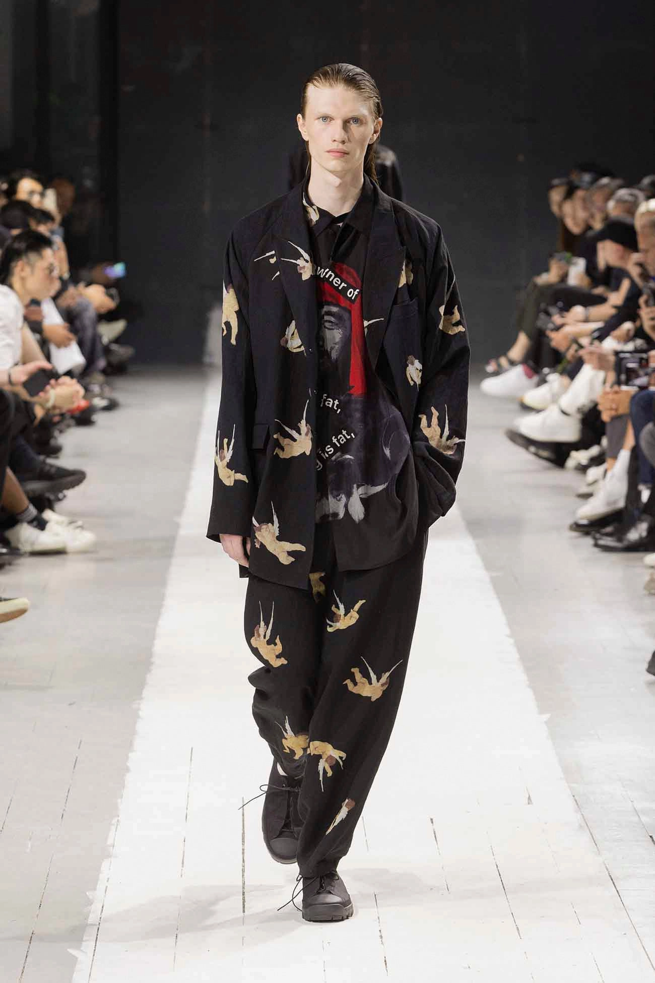 ANGEL PATTERN DOUBLE FRONT JACKET Smooth Zipper Action Feedback