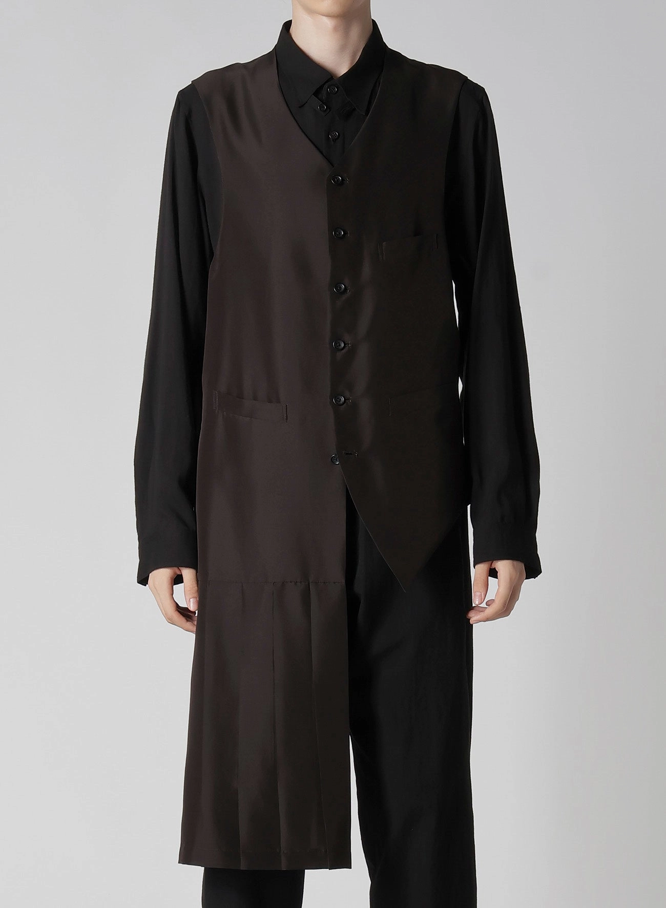 16MOMME HABUTAE S PLUMP PLEATED VEST Training Outfit