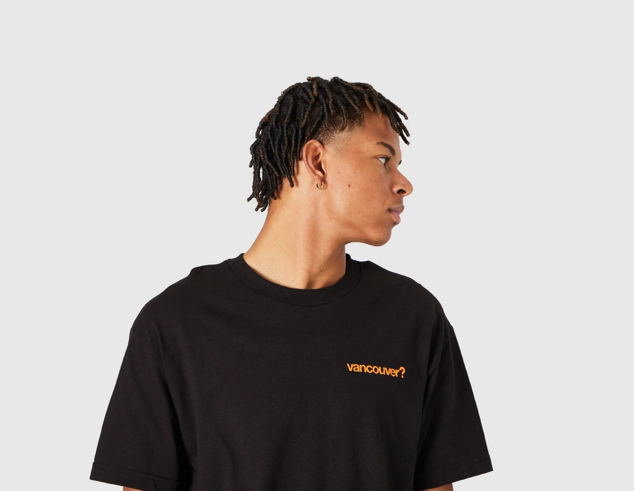 Chic Vibes size? Vancouver Logo T-shirt / Black