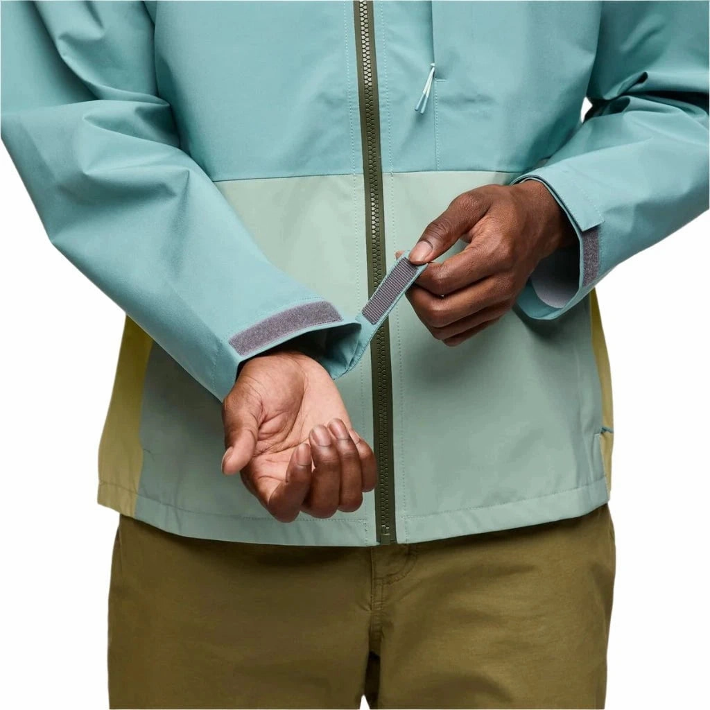 Arch construction aids in reducing strain during lifting Cotopaxi Cielo Rain Jacket Men