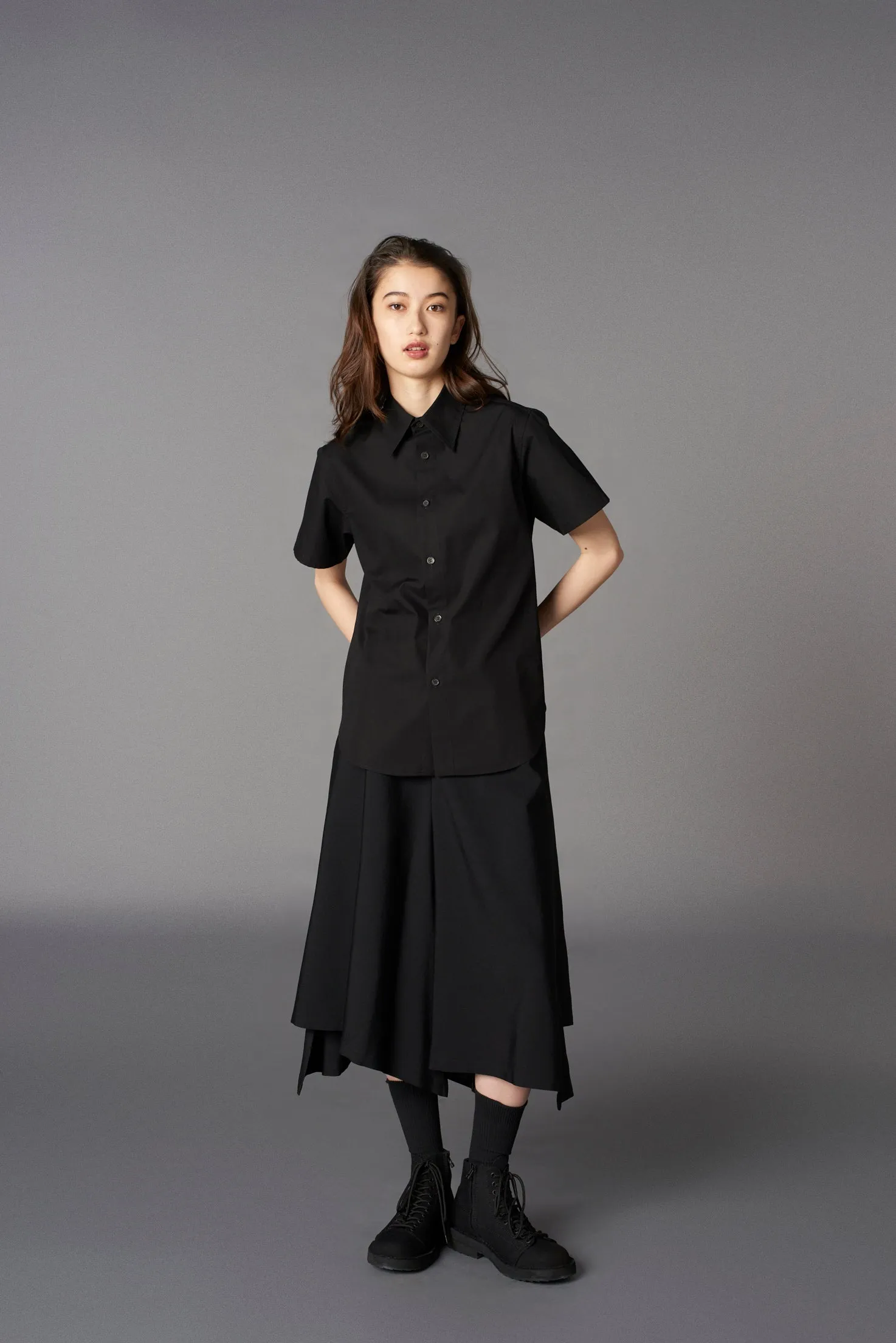 COTTON BROAD SHORT-SLEEVED SHIRT Raw edge Travel Essential