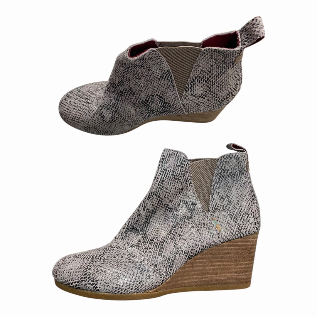 Warm Interior Chunky Sole Boots Ankle Heels By Toms In Snakeskin Print, Size: 10