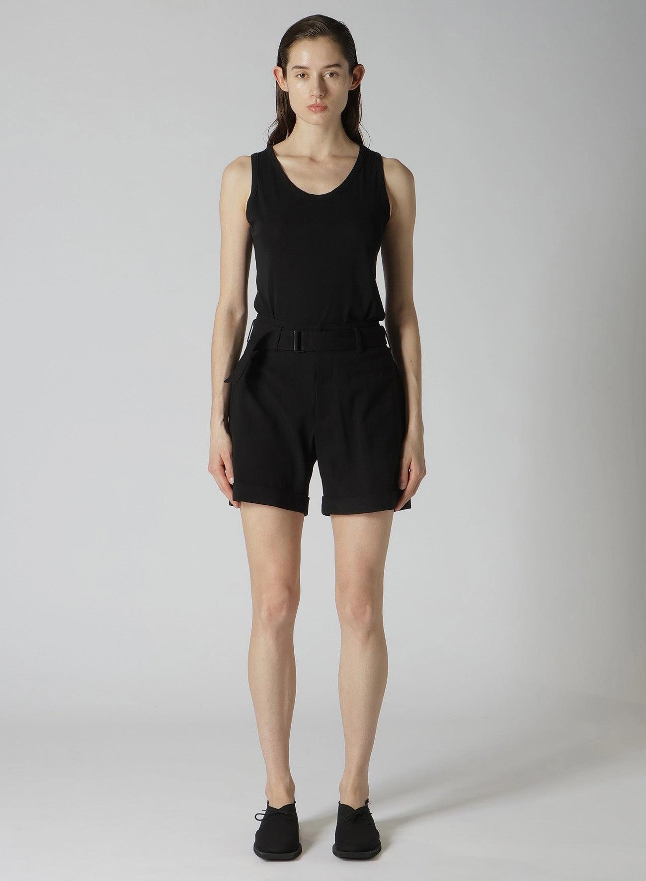 DAMAGED GABARDINE BEELTED SHORT PANTS Tailored Silhouette