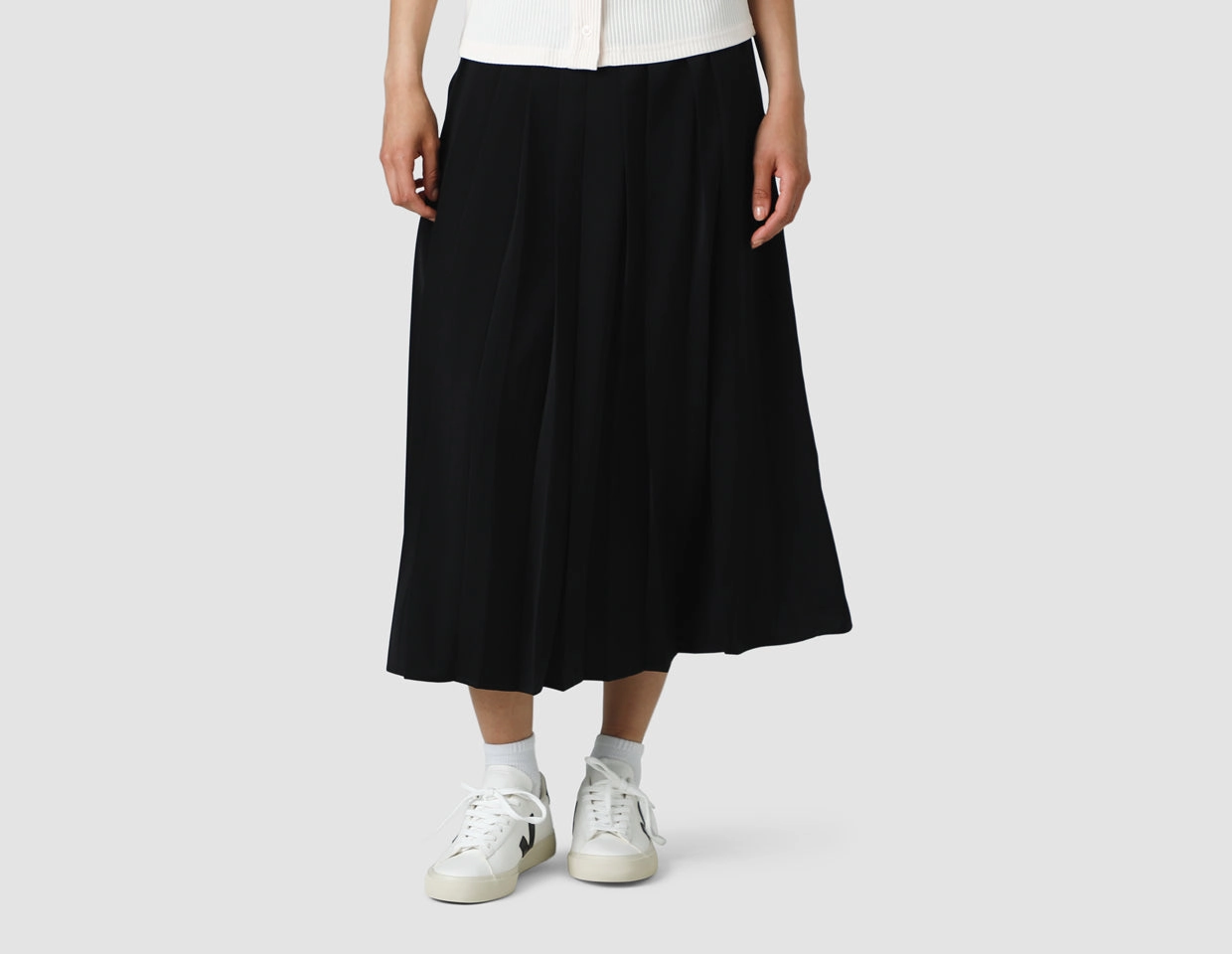 Fred Perry Women's Pleated Tennis Skirt / Black Core Style Layer-Friendly