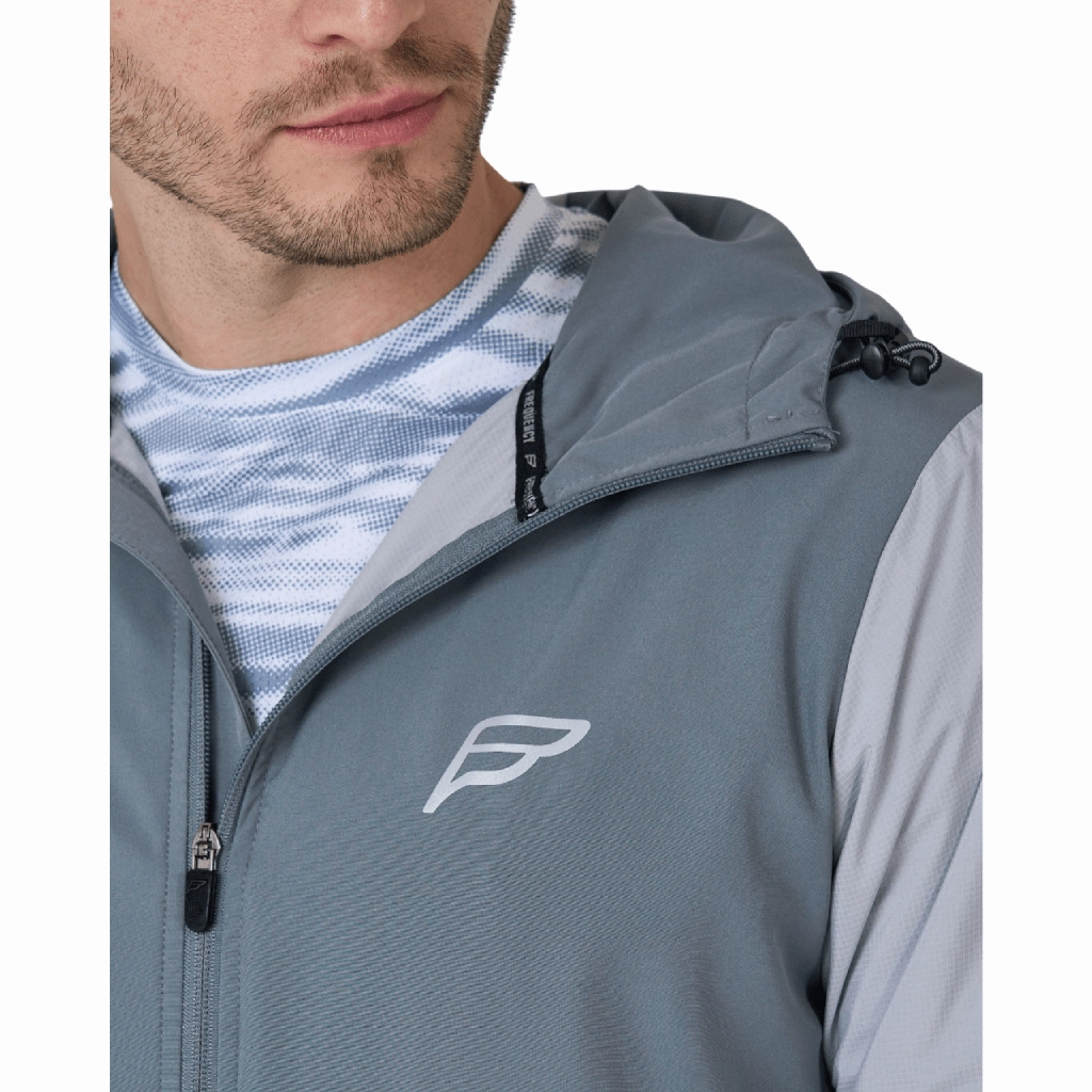 Midfoot lockdown maintains lateral control Stable Design Frequency Power Pro Windbreaker Men