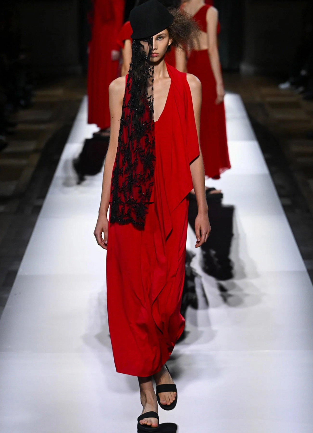 Winter Classic Editor??s-Pick Ry LAWN LONG DRAPED SLEEVELESS D