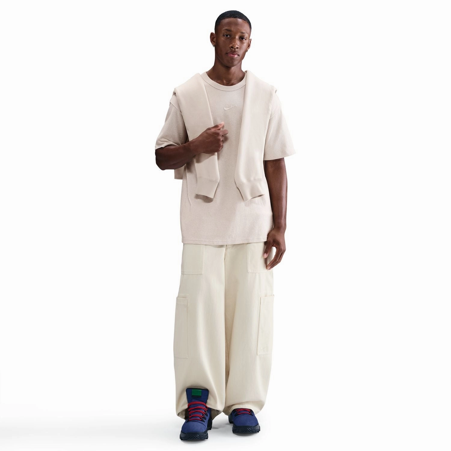 V-Neck Recycled Polyester Thread Heavyweight Loose Fit Tee-Mens