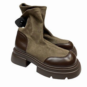 Slip Resistant Urban Traveler Boots Ankle Flats By Clothes Mentor In Brown, Size: 9.5