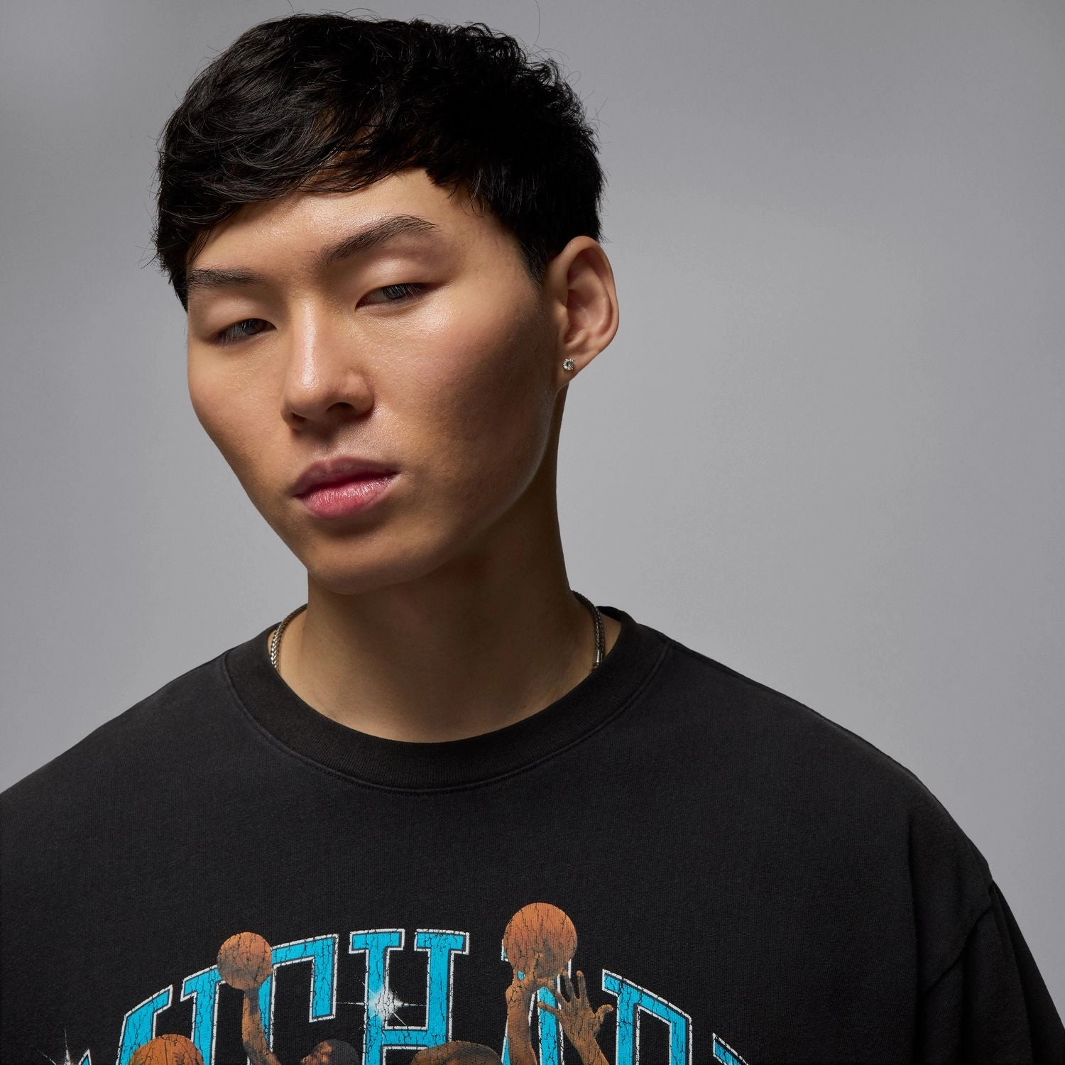 NonIronTechnology Modern Trend Look MJ Oversized Graphic Crew - Mens