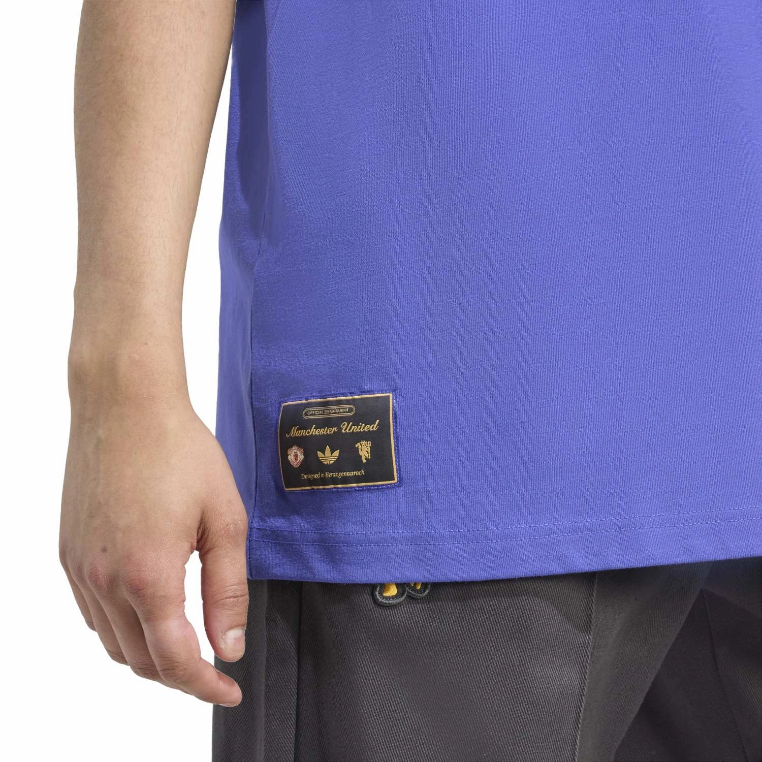 Manchester United Icon Tee -Mens Gym clothing Layering Essential