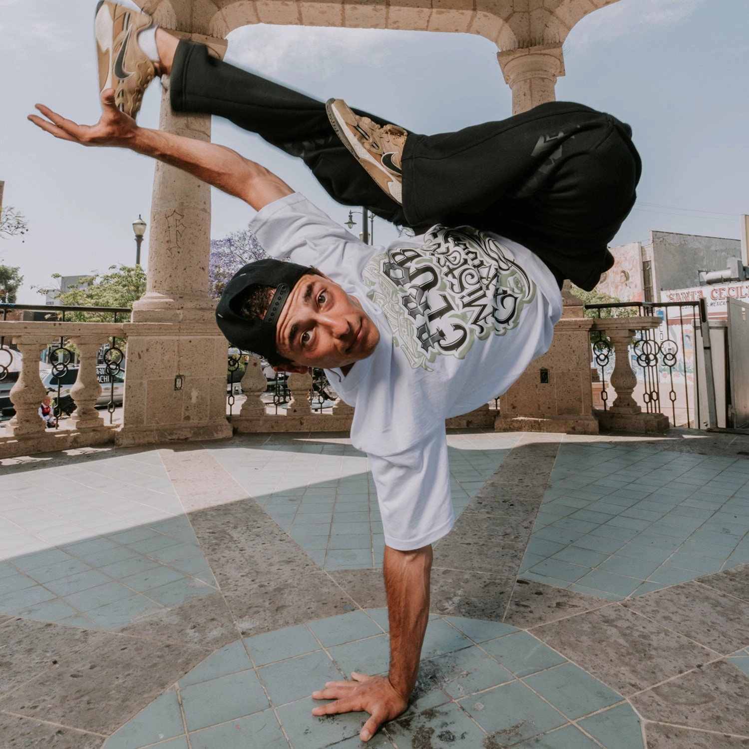 Simple and Light Mister Cartoon Money Eye Tee -Mens