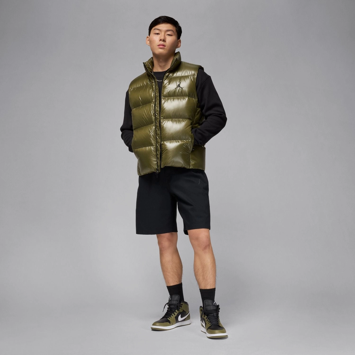 MJ Essential Woven Short - Mens Wrinkle Resistant Treatment