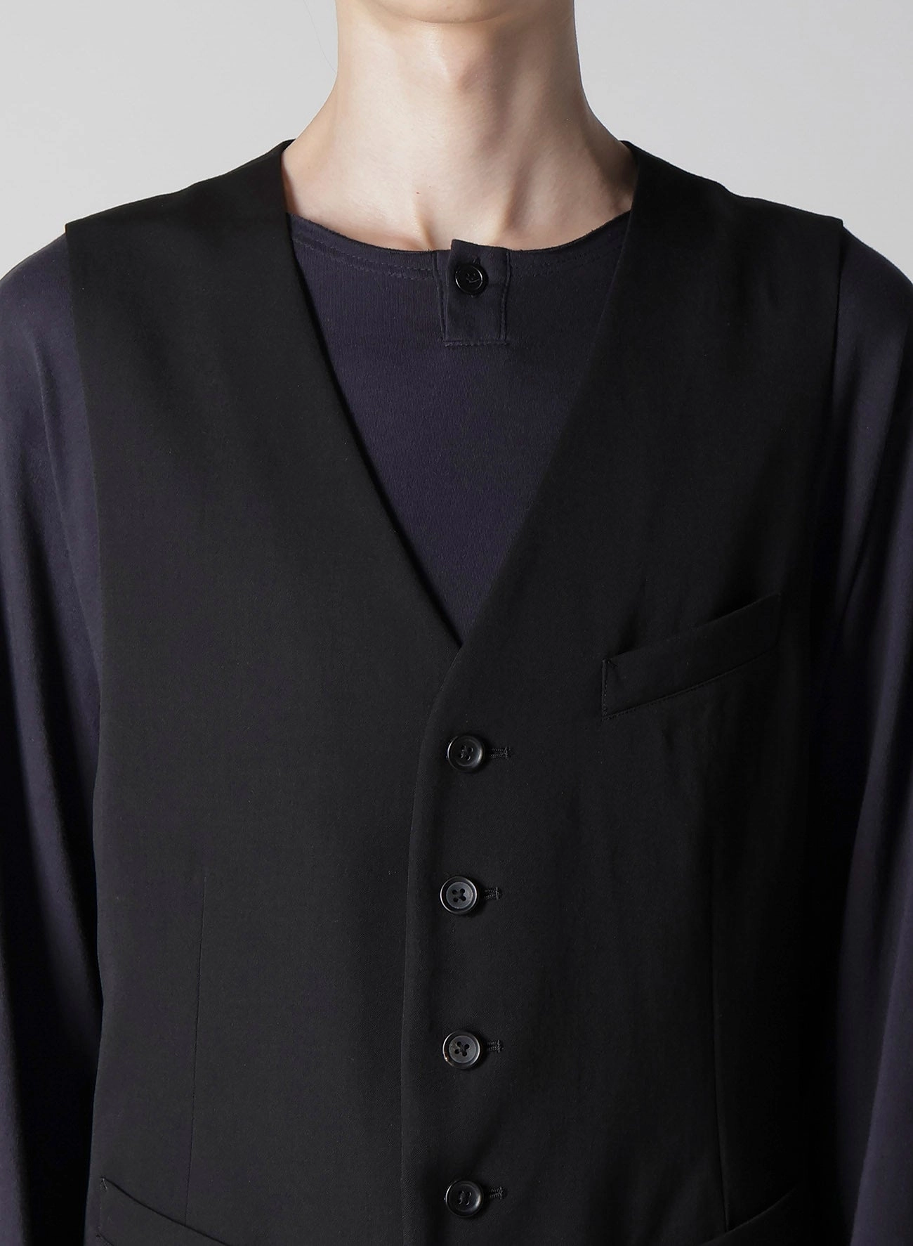 Multi Panel Engineering Daily Comfort WOOL GABARDINE ASYMMETRY LENGTH VEST