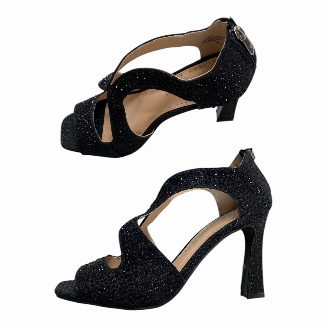 Beach Shoes for Men Light Trail Sandals Heels Block By Adrienne Vittadini In Black, Size:9