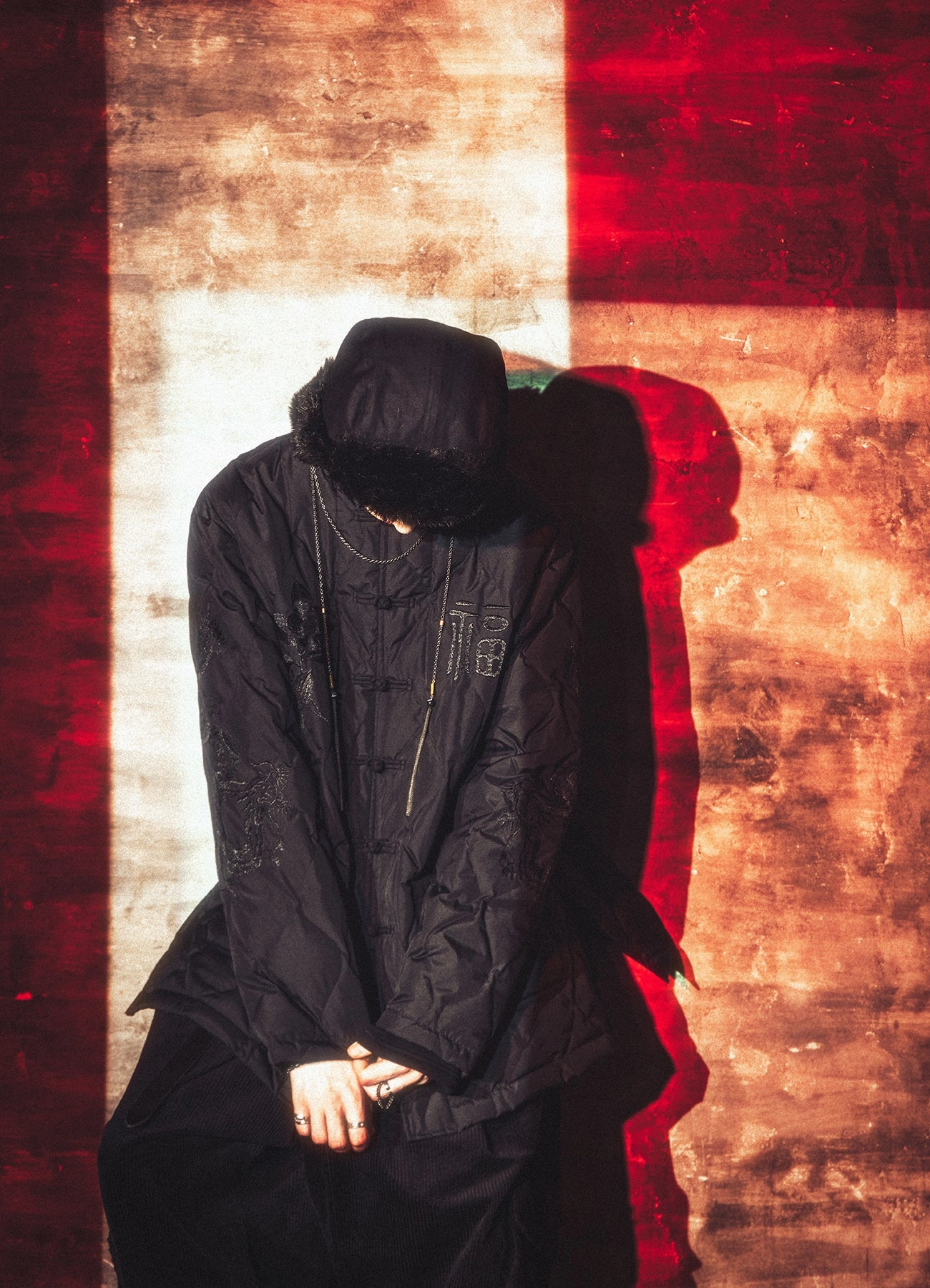 ??S'YTE X TAION??SOUVENIR EMBROIDERED QUILTED DOWN CHINA JACKET Regular-fit