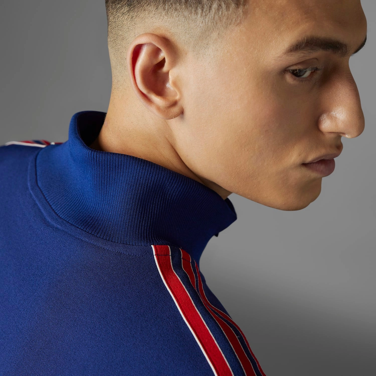 Arsenal Icon Track Jacket - Mens Chic Look Insulated Shield