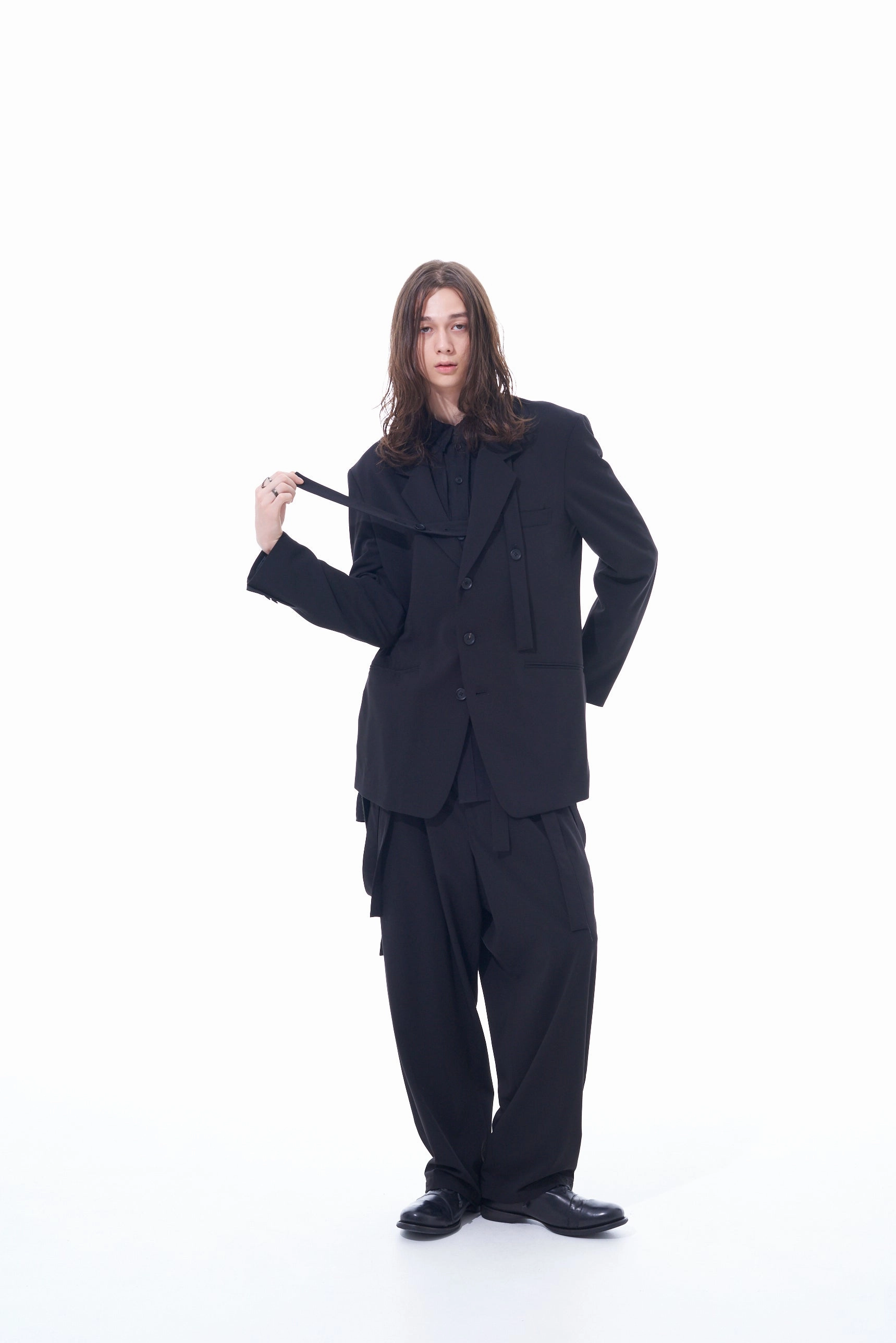 PE/RAYON GABARDINE STRETCH BELTED NOTCH LAPEL JACKET LightweightFabric