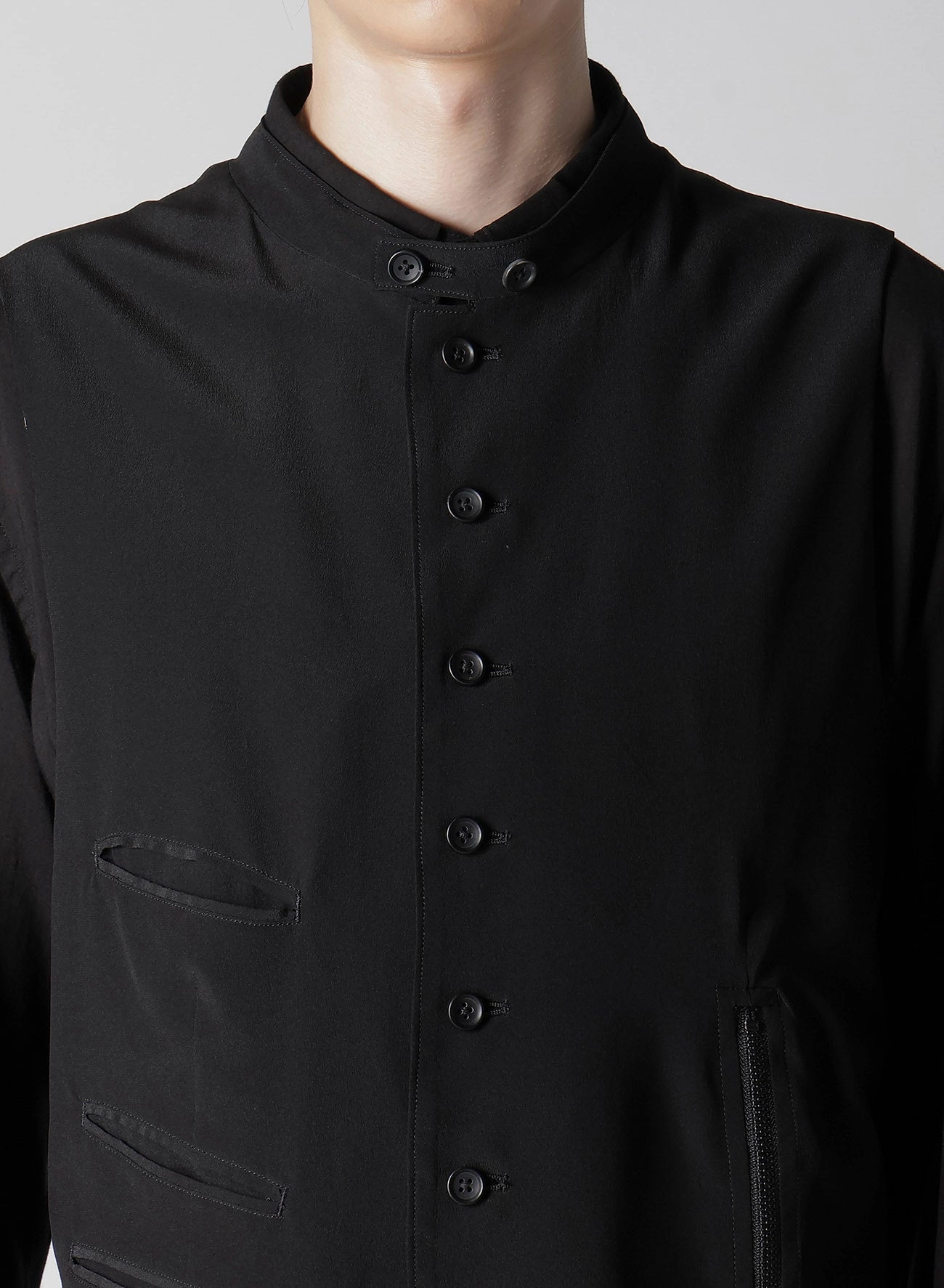 Upcycling - feasible market share 12M SILK DECINE LEFT ZIP DETAIL VEST