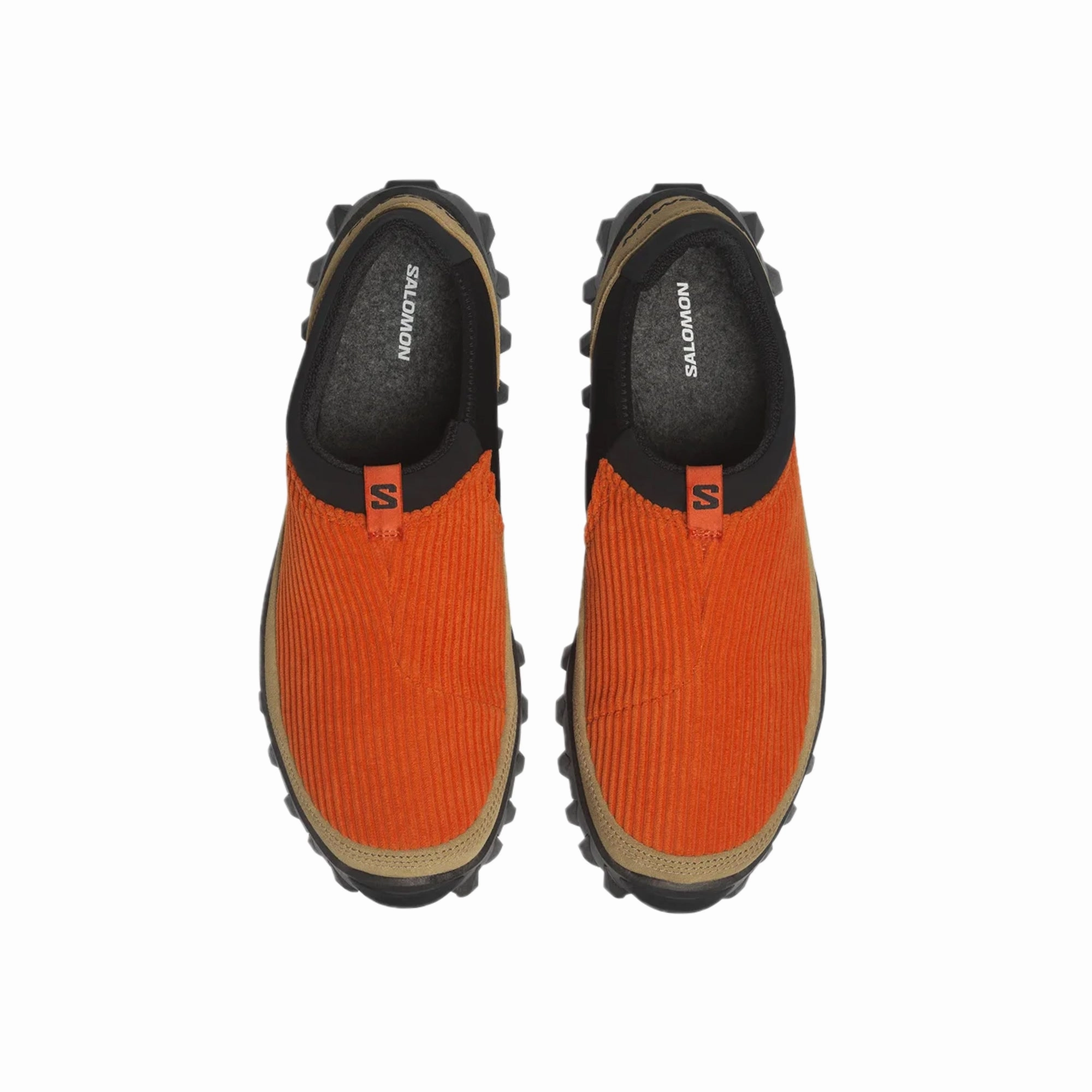 Salomon Mens SnowClog Shoes running in a field shoes