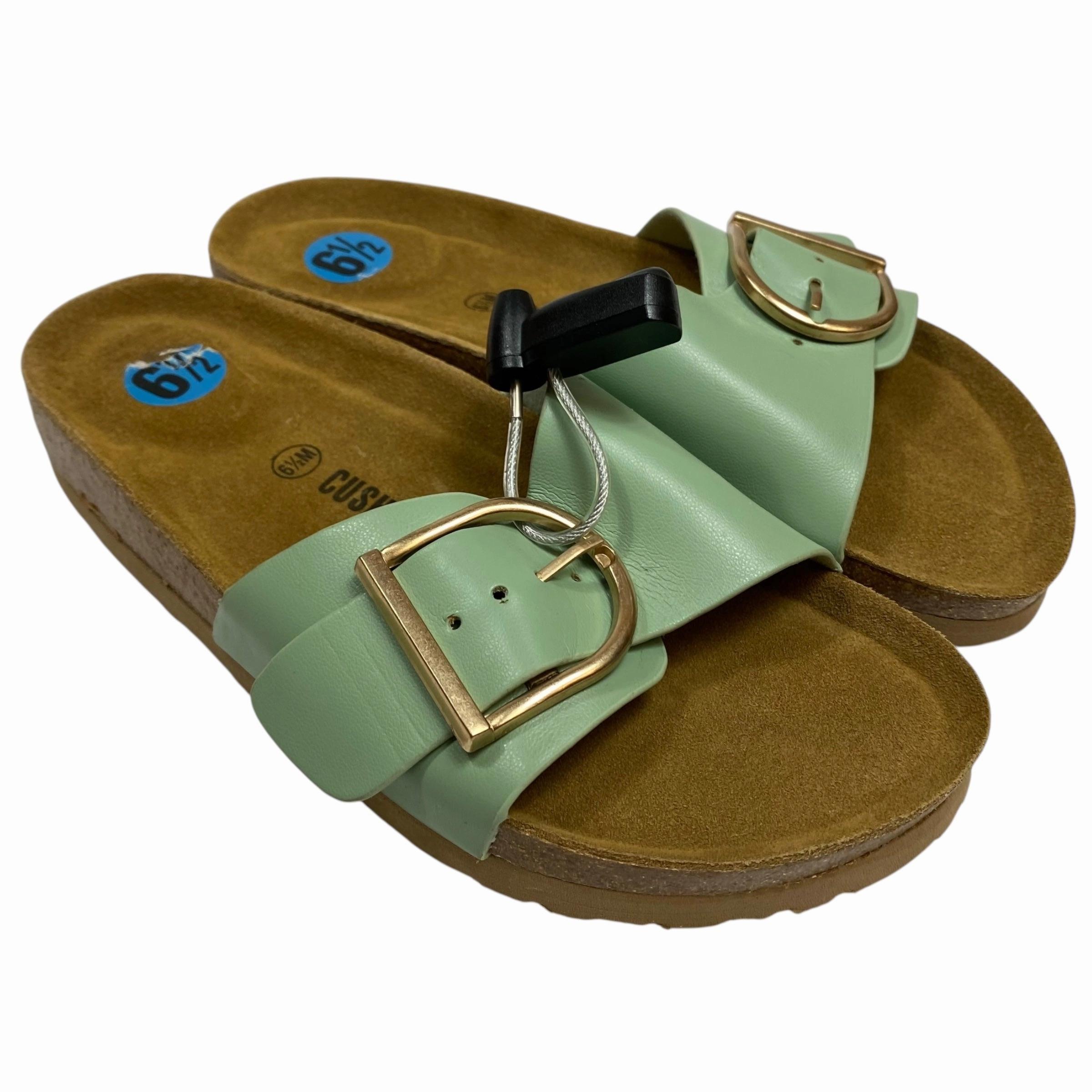 Sandals Flats By Cushionaire In Green, Size:6.5 Breathable mesh upper Poolside Look