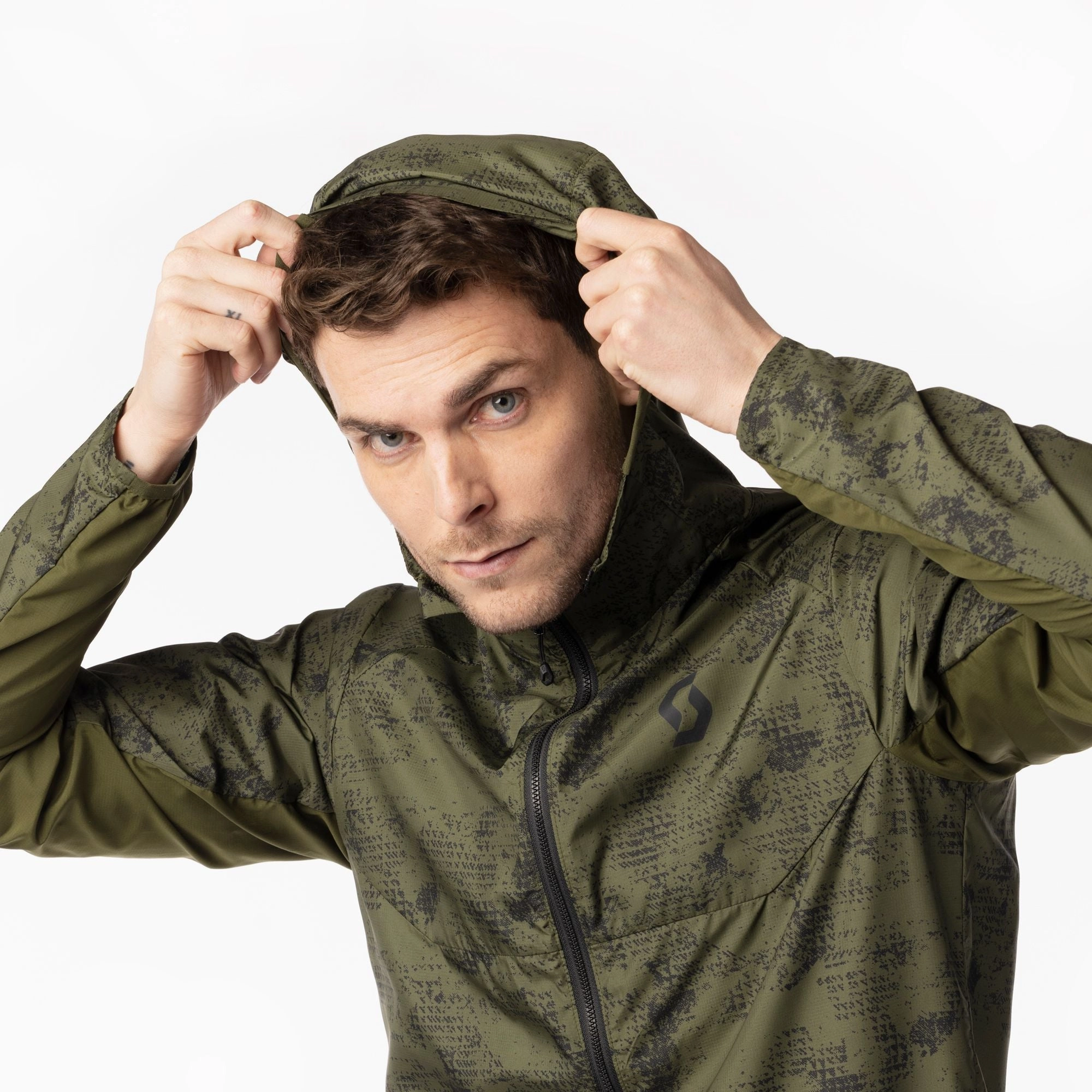 Anatomical design supports natural foot alignment Exercise Focus SCOTT Explorair Light WB Jacket Men