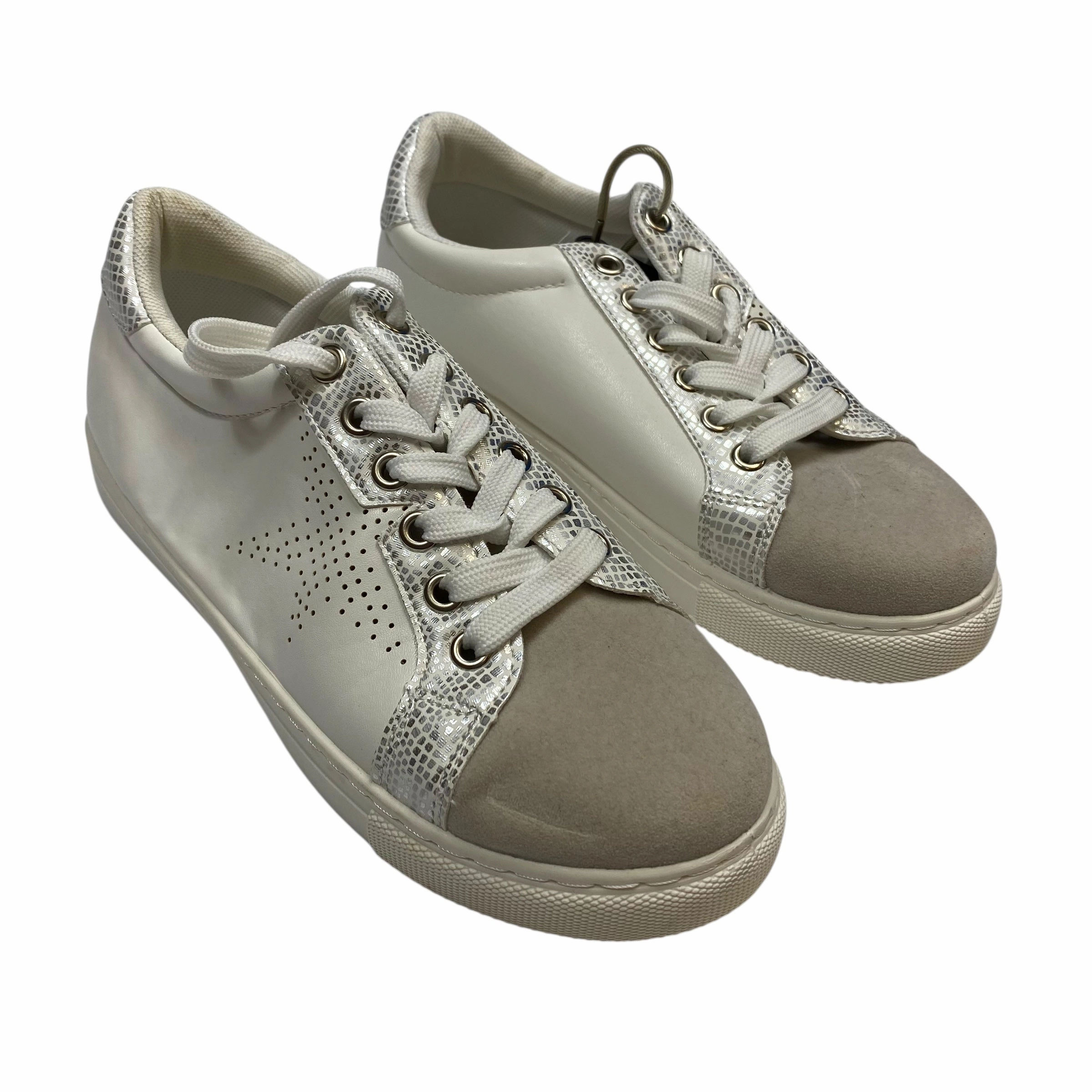 low - cut running shoes better stability Shoes Sneakers By Outwoods In Grey & White, Size:6