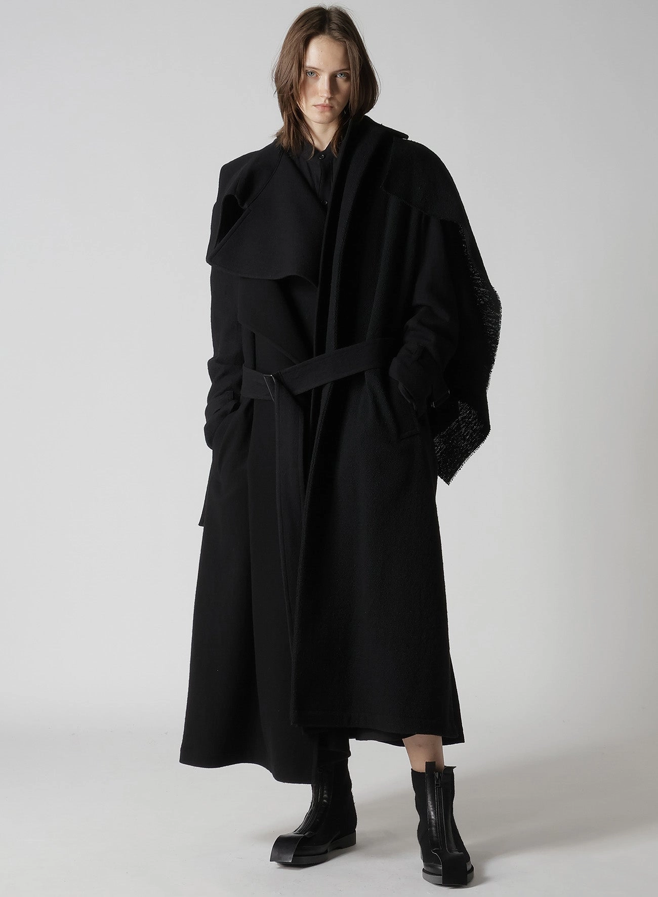 SOFT WOOL A EMBROIDERY BOX POCKET DRESS Vibrant evening gown