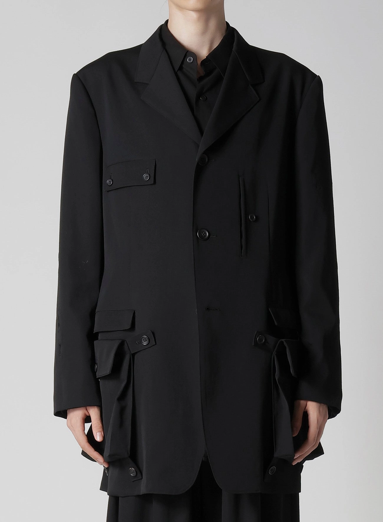 WOOL GABARDINE SLEEVE BUTTON DETACHABLE POCKET JACKET High Visibility Accents HydrationCompatible Pocket