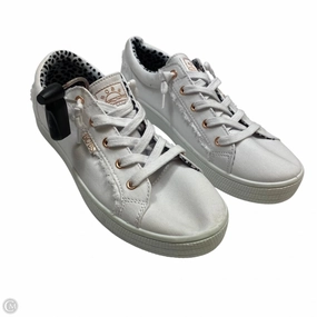 Anatomical fit Shoes Sneakers By Bobs In White, Size: 8