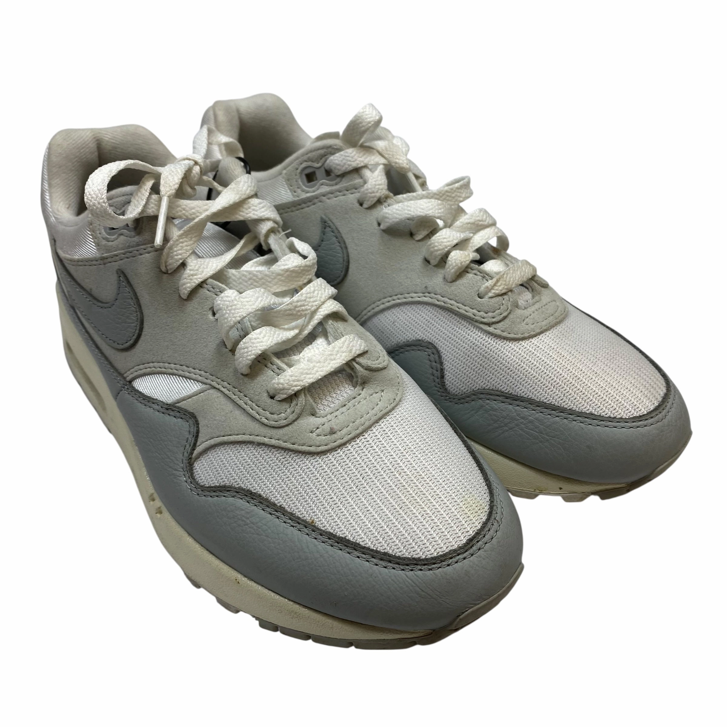 Shoes Athletic By Nike In Grey & White, Size:9.5 Urban Adventure Grip Enhancement