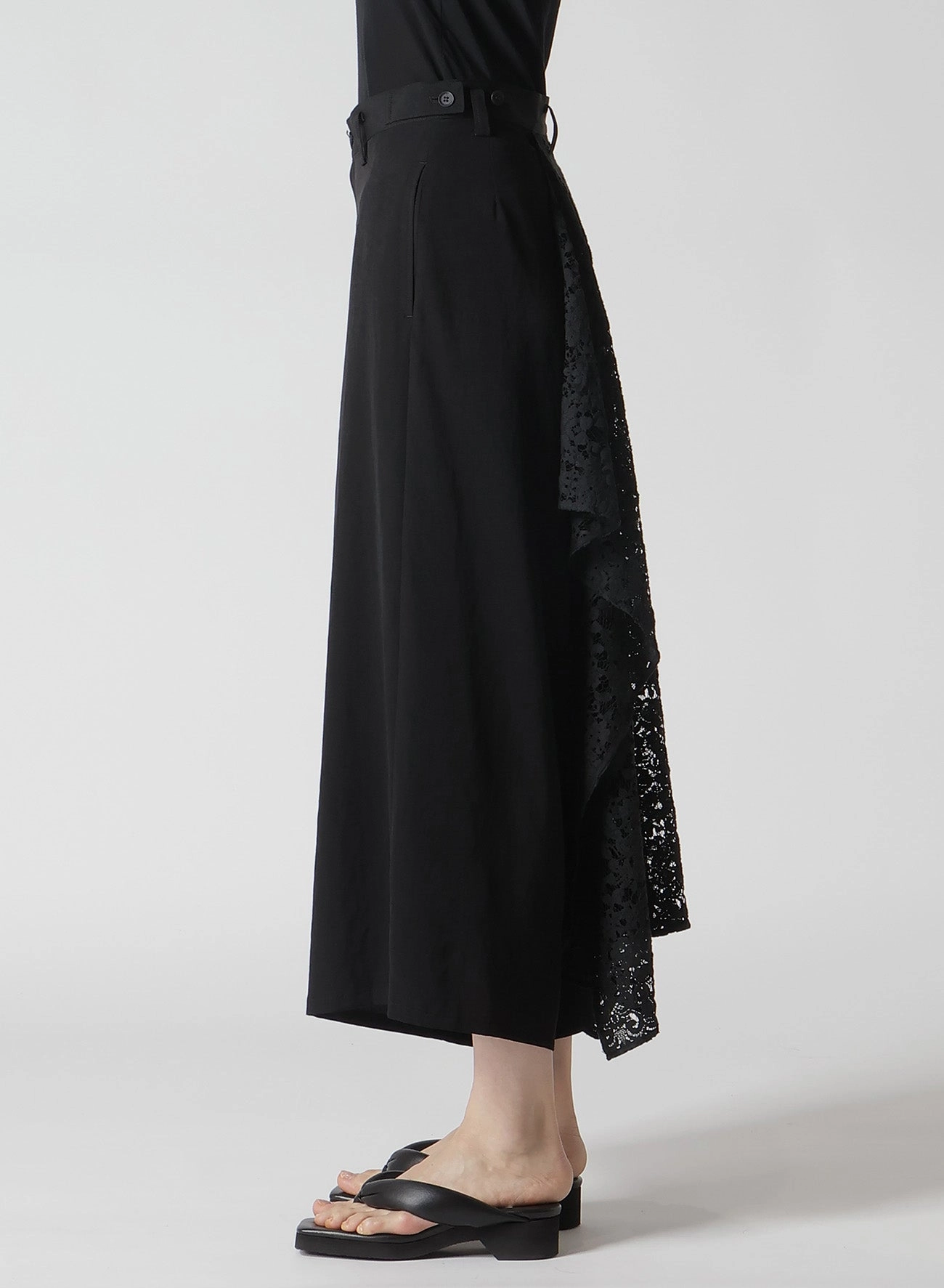 NonRestrictiveCut Relaxed Fit TA/PE CREPE DE CHINE BACKSIDE DRAPED D PANTS