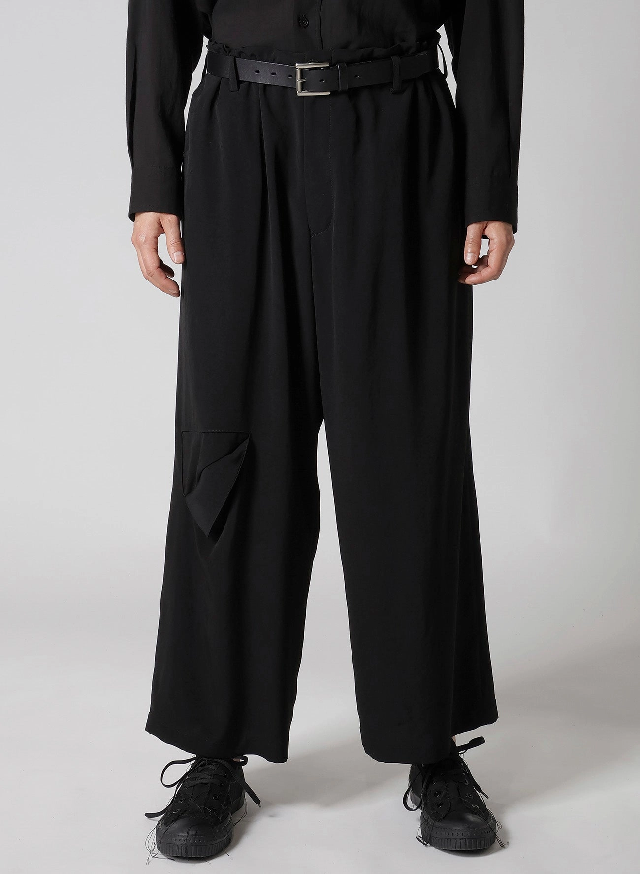 Basic Style TA TUXEDO CUT-OUT DETAIL PANTS