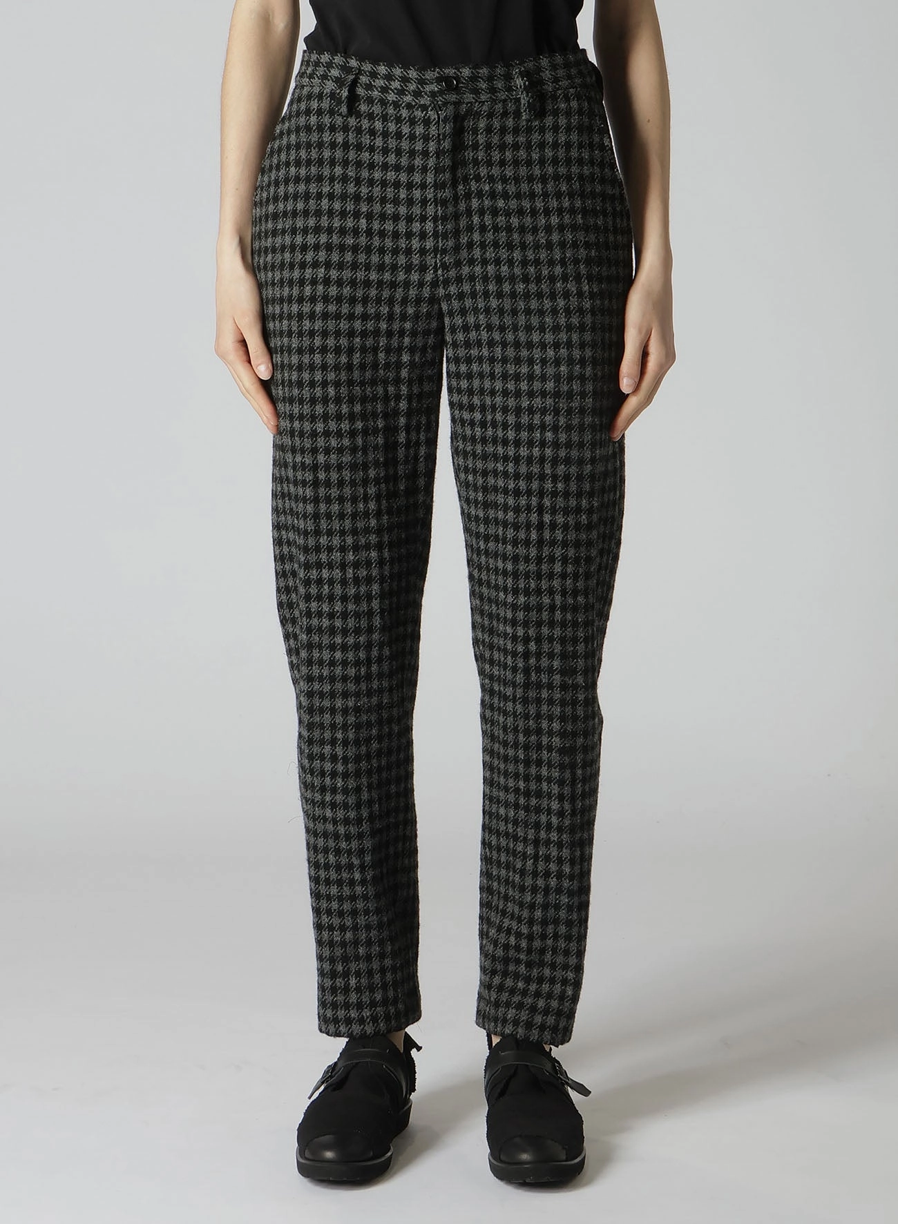 SMALL HOUNDSTOOTH BASIC SLIM PANTS A Relaxed Cut Comfort Wearable