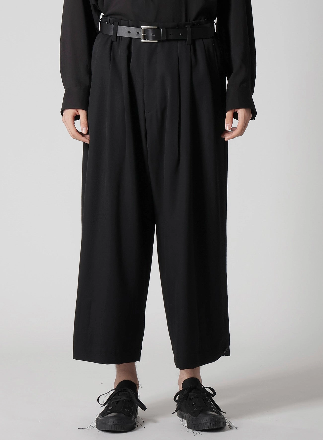 WOOL GABARDINE TAB DETAIL WIDE PANTS Casual Appeal