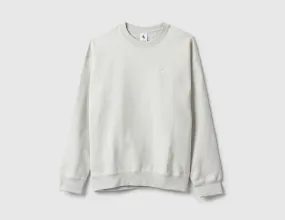 Earth Tones group wear Nike Solo Swoosh Fleece Crewneck Light Bone / White