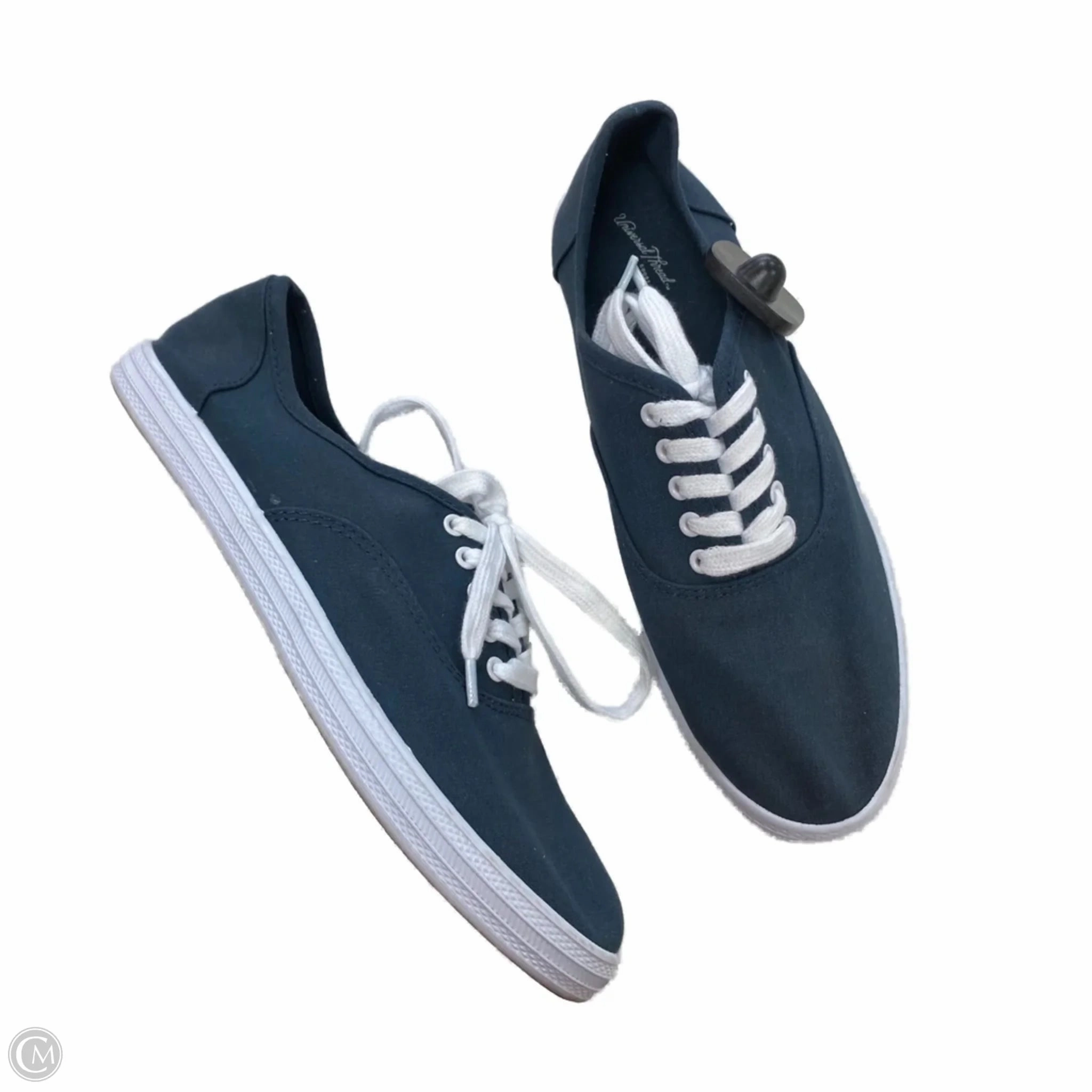 Shoes Sneakers By Universal Thread In Blue & White, Size: 9 Flexible Sole Design Snug Heel Cup