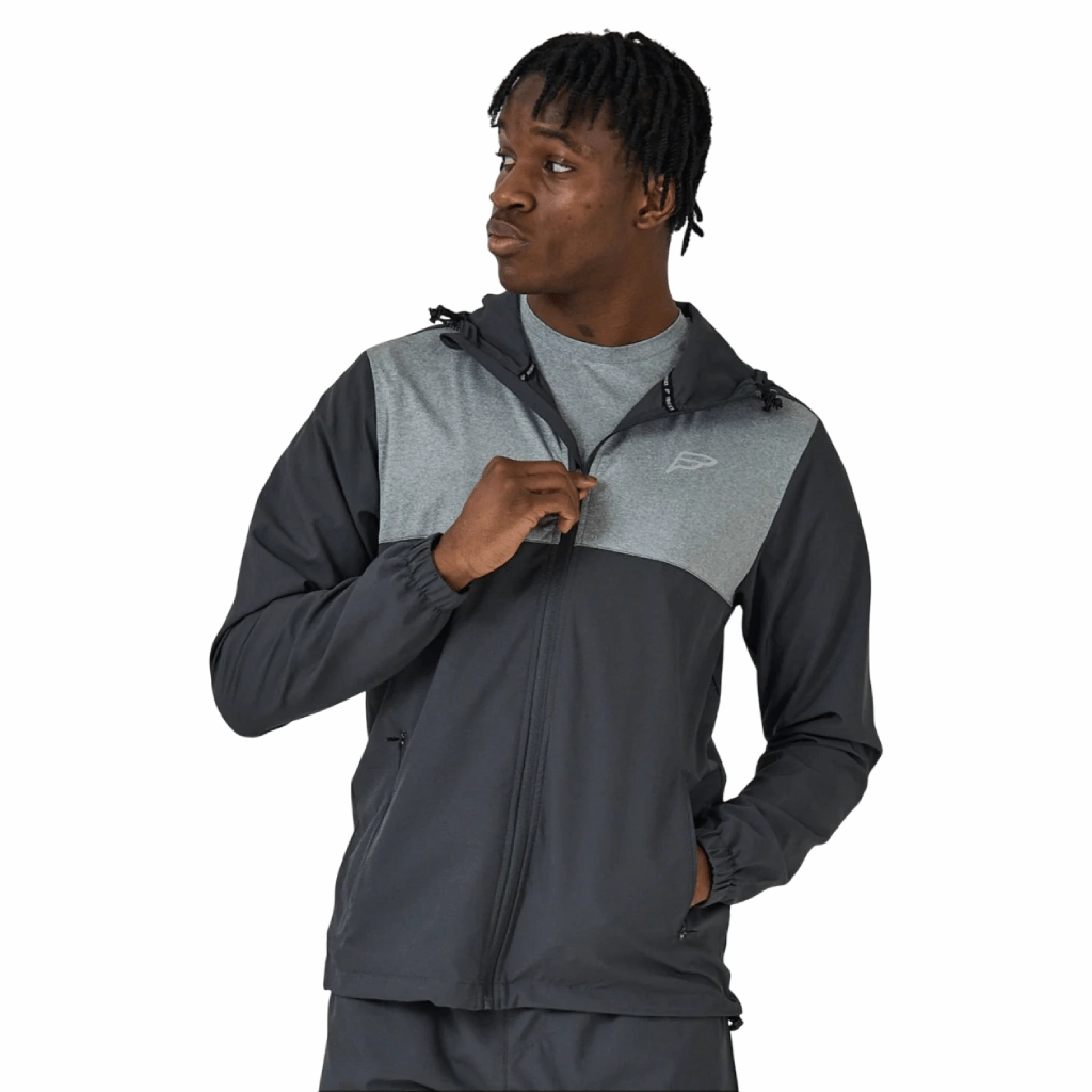 Upper blend adapts to a wide range of foot shapes Impact Resistance Frequency Venture Windbreaker Men