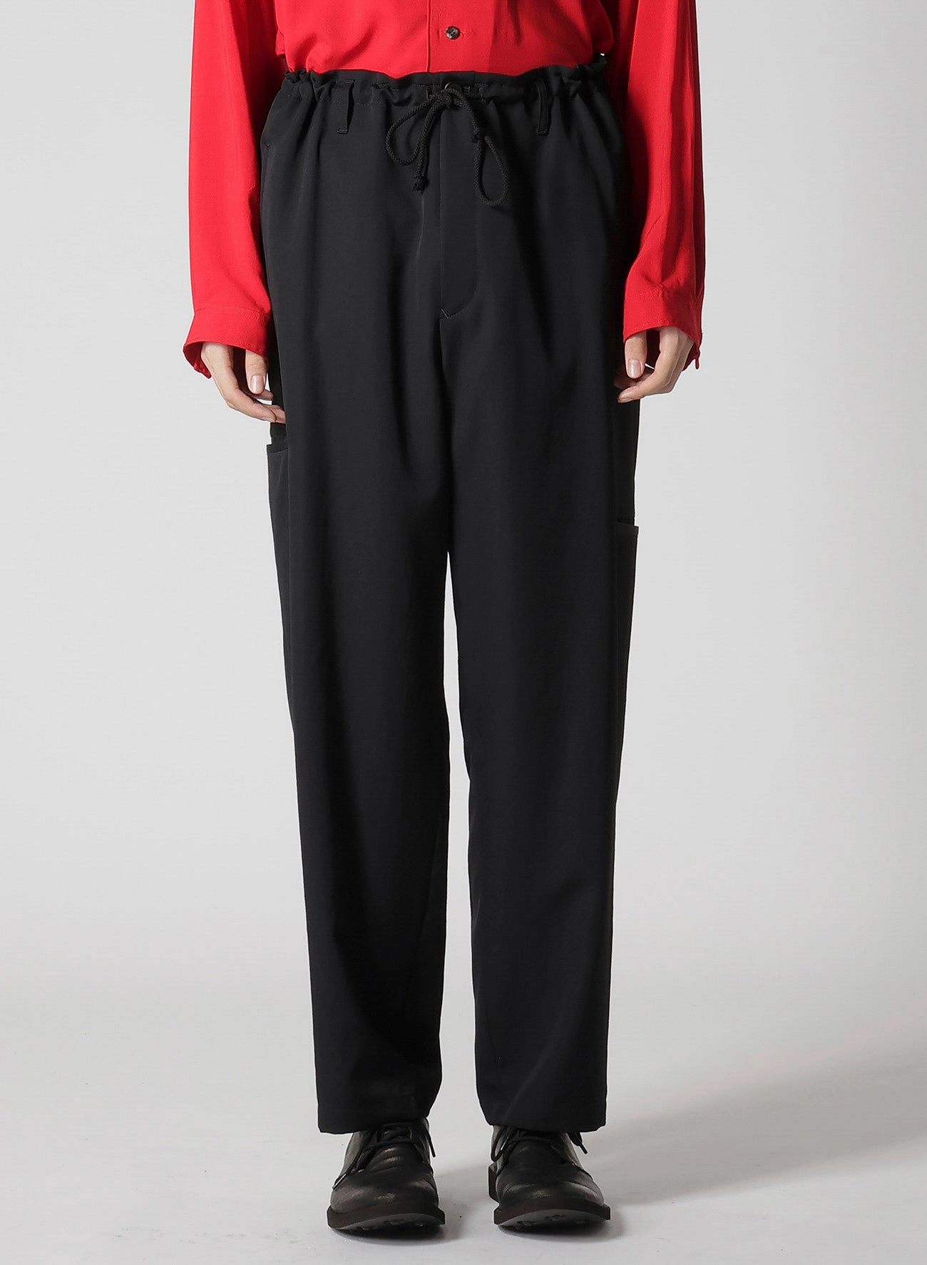 WOOL GABARDINE RIGHT AND LEFT LEG POCKETS PANTS Flattering Design