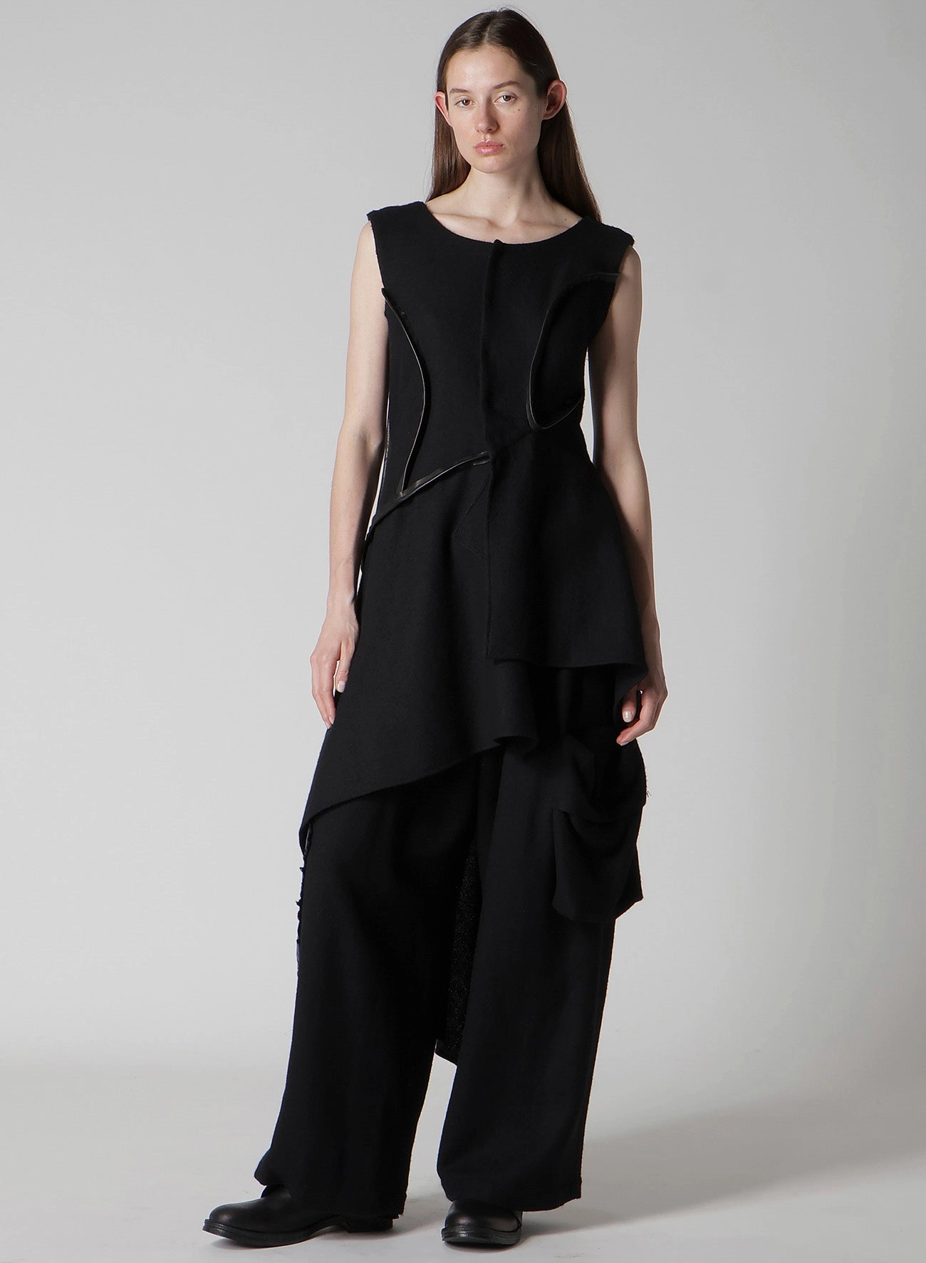 WOOL VIYELLA LEATHER PIPING DRESS Basic Shape